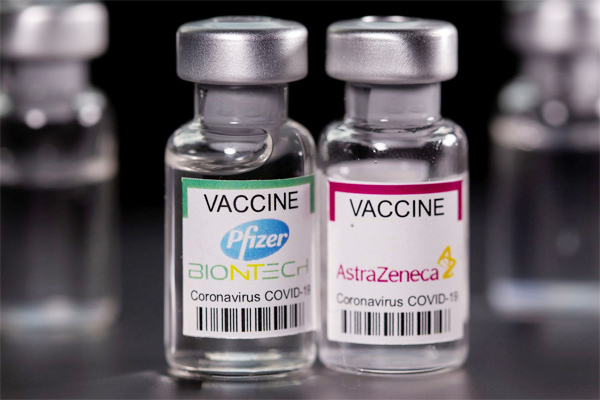 Hiệu quả vắc xin Pfizer và AstraZeneca phai dần như thế nào?