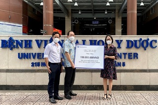 Bảo hiểm Shinhan Life Việt Nam tiếp sức bệnh viện tuyến đầu