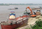 Truy tố giám đốc dùng tàu khai thác cát trái phép trên sông Hồng