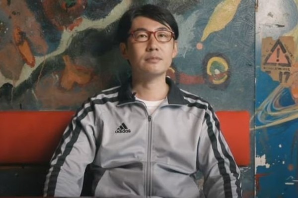 Thầy giáo nổi tiếng vì dạy khóc suốt 8 năm