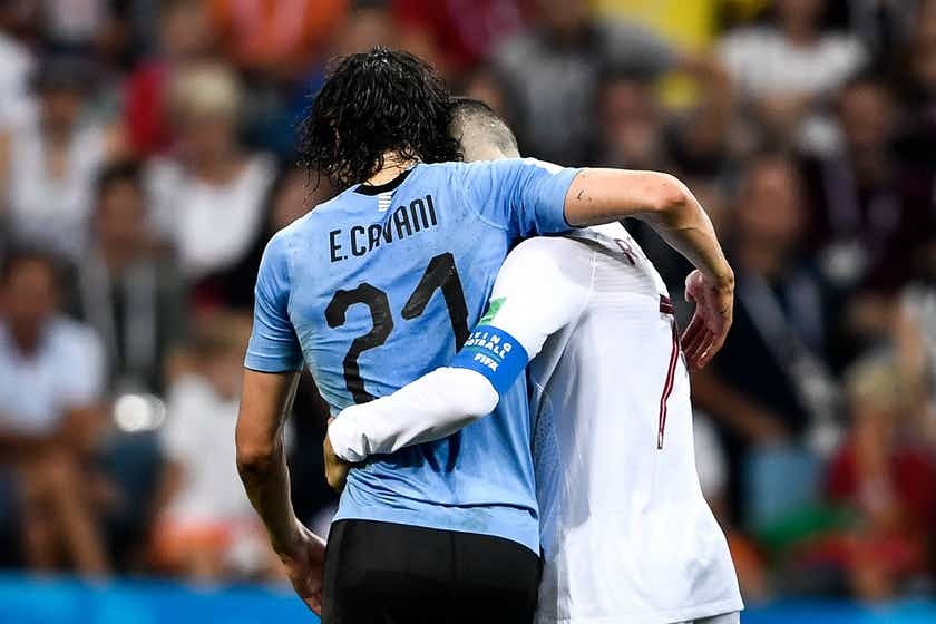 Cavani thế này, Ronaldo không tôn trọng mới lạ