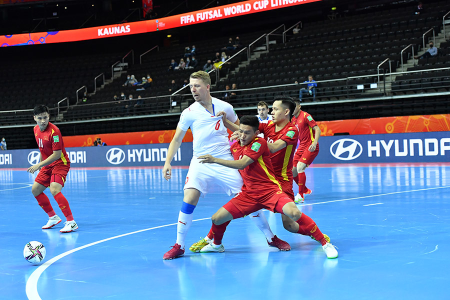 Bàn thắng của Châu Đoàn Phát đưa futsal Việt Nam vào vòng 1/8