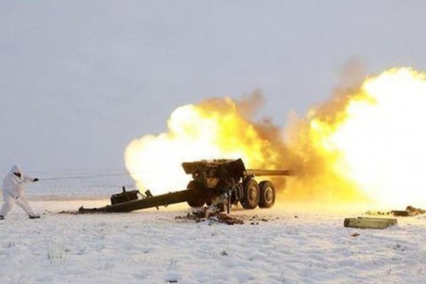 Ukraina bất ngờ tấn công dữ dội lực lượng dân quân miền Đông