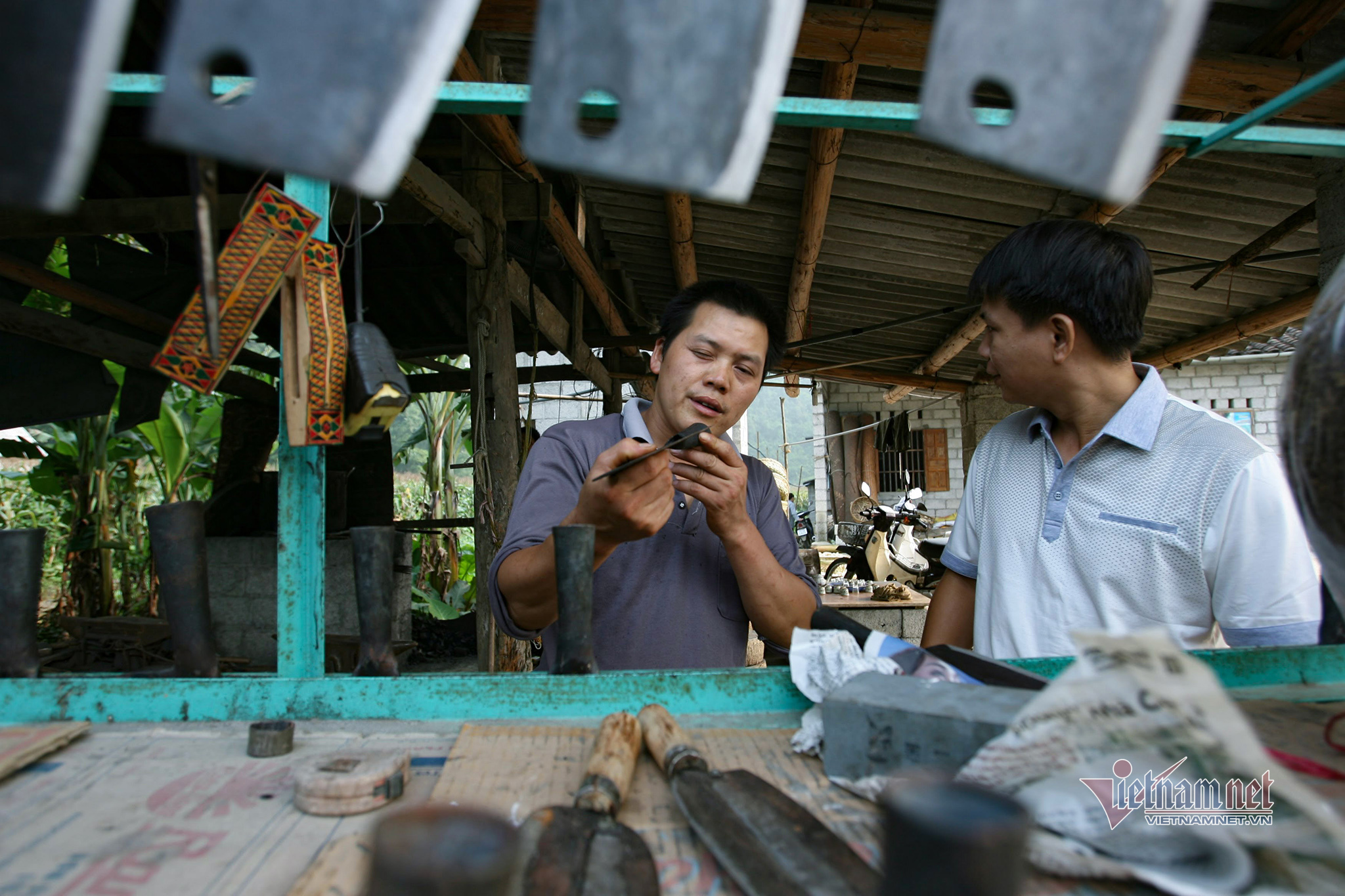 Làng rèn dao kéo nghìn tuổi của người Nùng