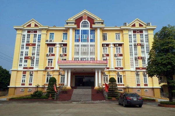 Nguyên Chủ tịch huyện ở Thanh Hóa ký nhiều quyết định nhân sự đúng ngày nghỉ hưu