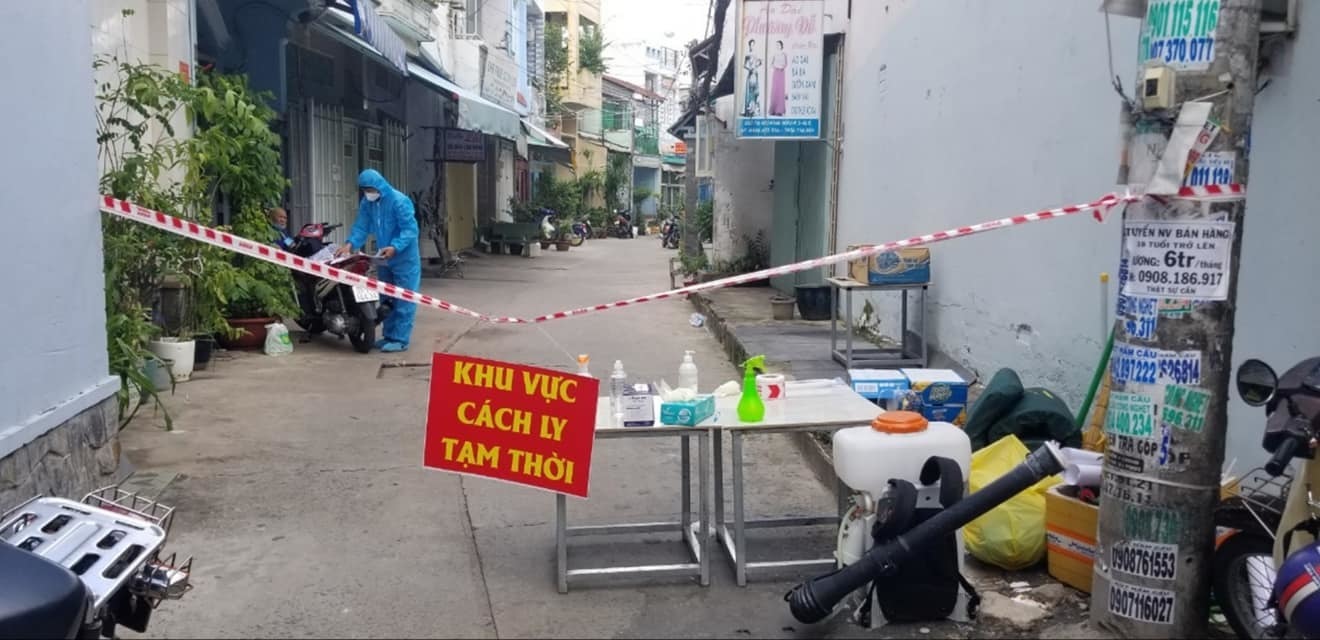 Hà Nội thêm 12 ca Covid-19, có 11 trường hợp ở BV Việt Đức