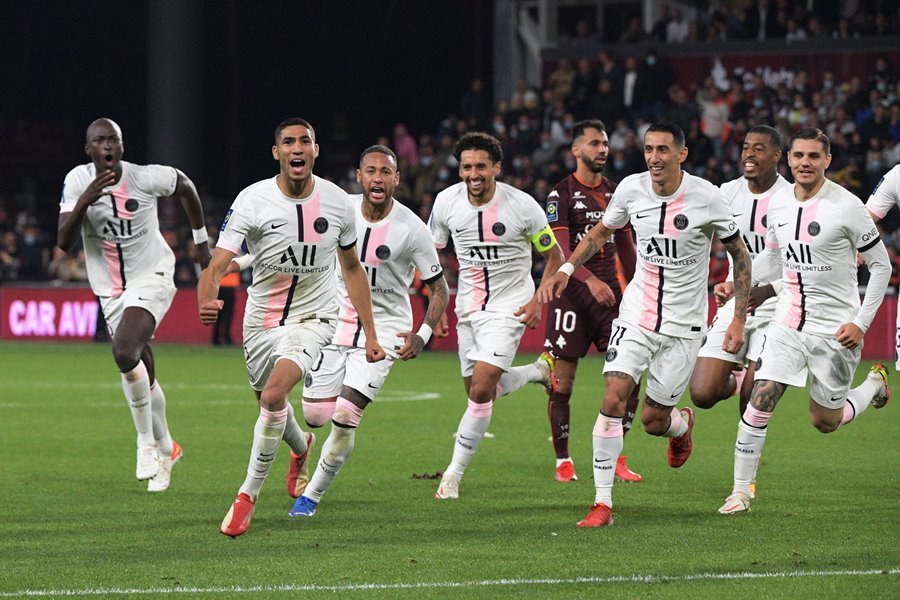 Vắng Messi, PSG thắng kịch tính nhờ siêu hậu vệ Hakimi