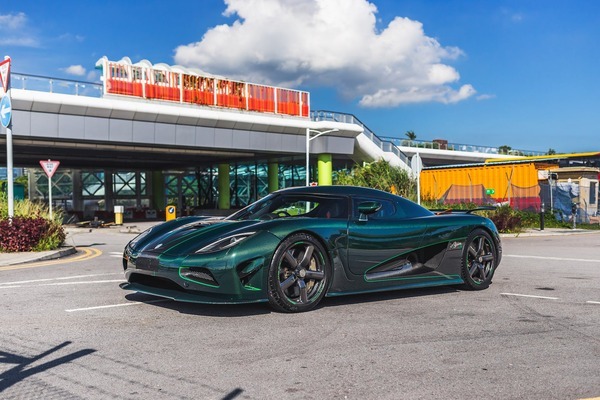 Đấu giá siêu xe triệu đô Koenigsegg Agera S màu xanh lá cực hiếm ở Hồng Kông