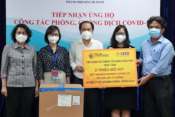 T&T Group và SHB tặng TP.HCM 2 triệu bộ kit xét nghiệm nhanh Covid-19