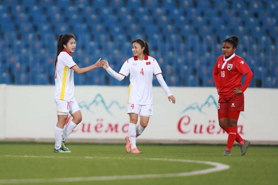 Tuyển nữ Việt Nam đè bẹp Maldives 16-0