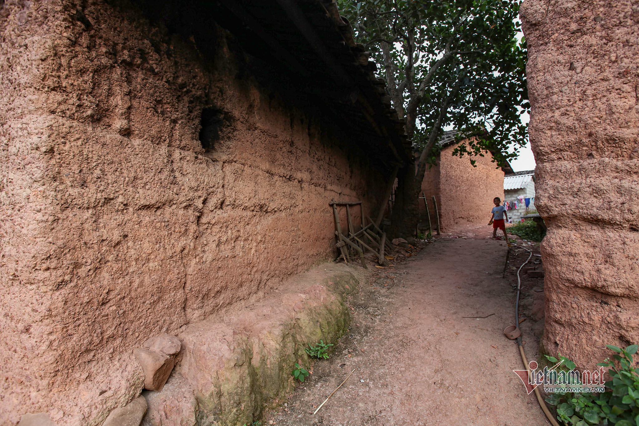 Nhà trình tường cổ độc đáo của người Tày, Nùng vùng biên viễn