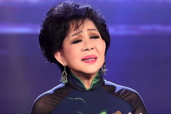 Danh ca Giao Linh hát tiễn biệt chồng