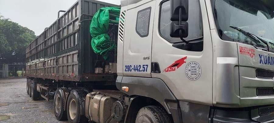 Tạm giữ lái xe đầu kéo “thông chốt”, đâm trung uý CSGT ở Hà Nội