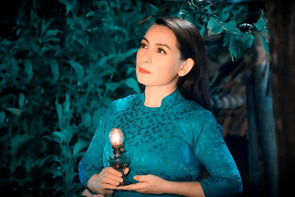 Phi Nhung đang kiên cường chiến đấu với Covid-19