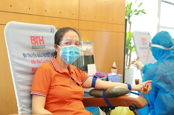 Sacombank đồng hành cùng chương trình ATM hiến máu cứu người
