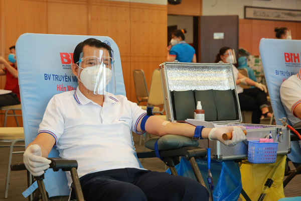 Sacombank đồng hành cùng chương trình ATM hiến máu cứu người