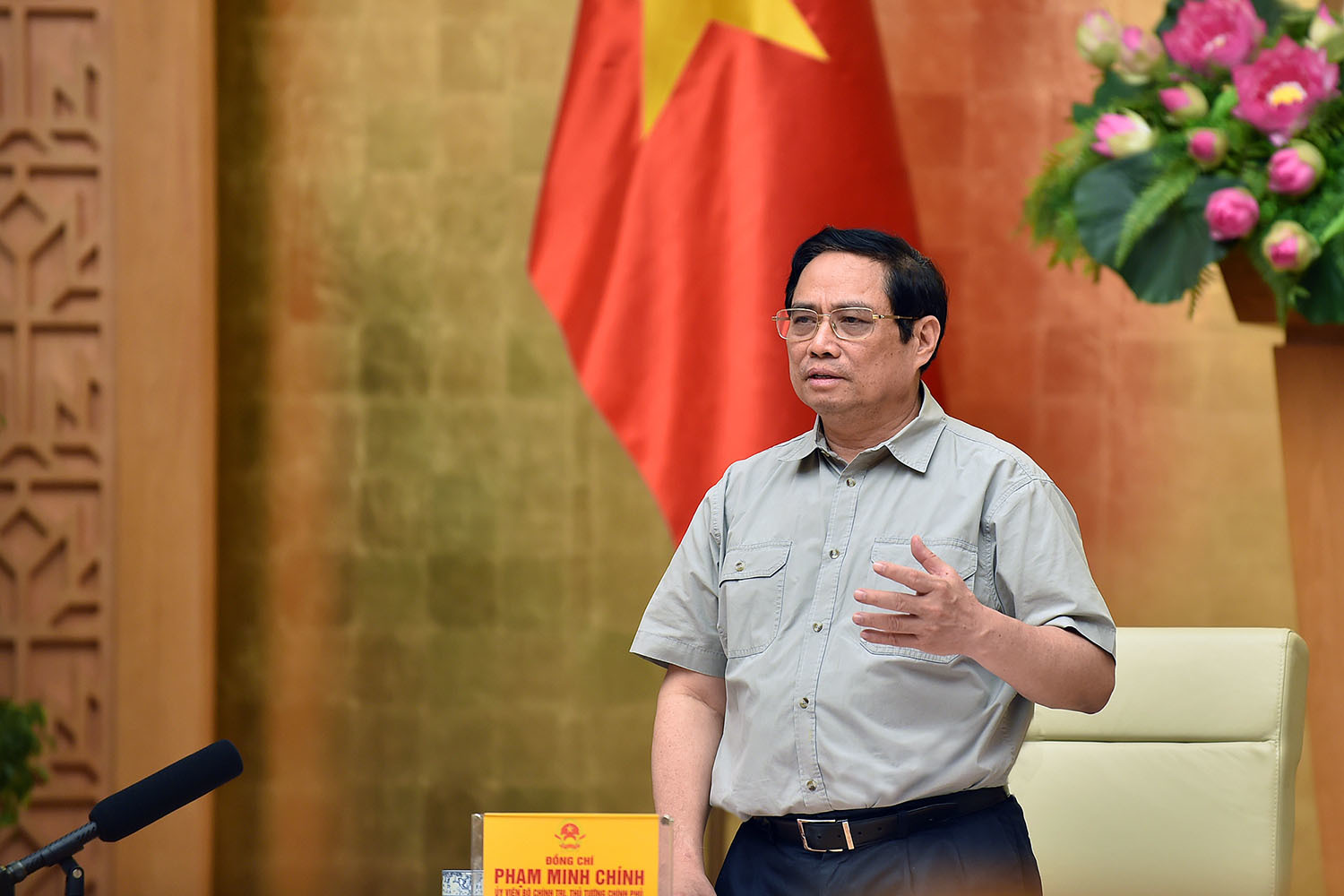 Thống nhất chuyển trạng thái để phòng chống dịch hiệu quả và phát triển KT-XH