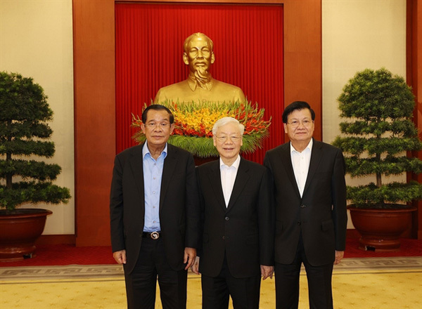 Vietnamese, Cambodian, Lao top leaders discuss cooperation