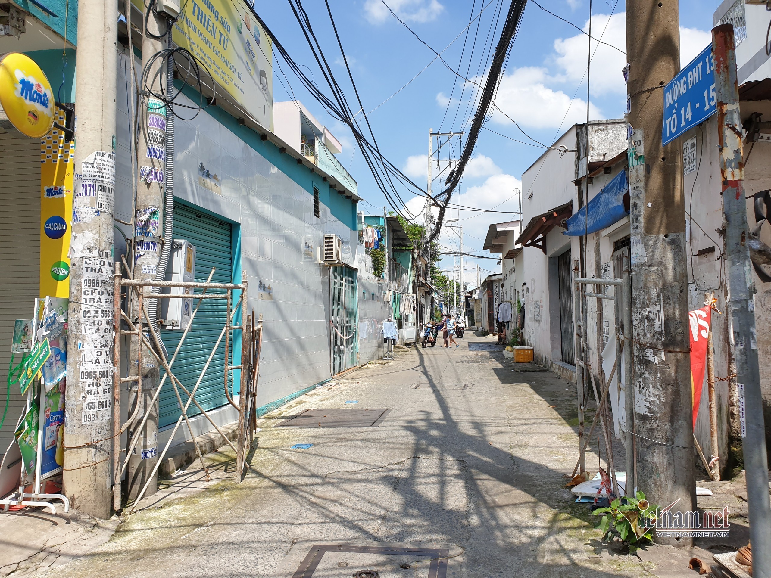 Hàng trăm con hẻm ở TP.HCM thoát cảnh rào chắn 'bít bùng'