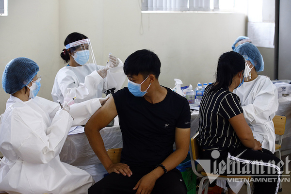 Hanoi authorities maintain consistent strategy in fighting pandemic