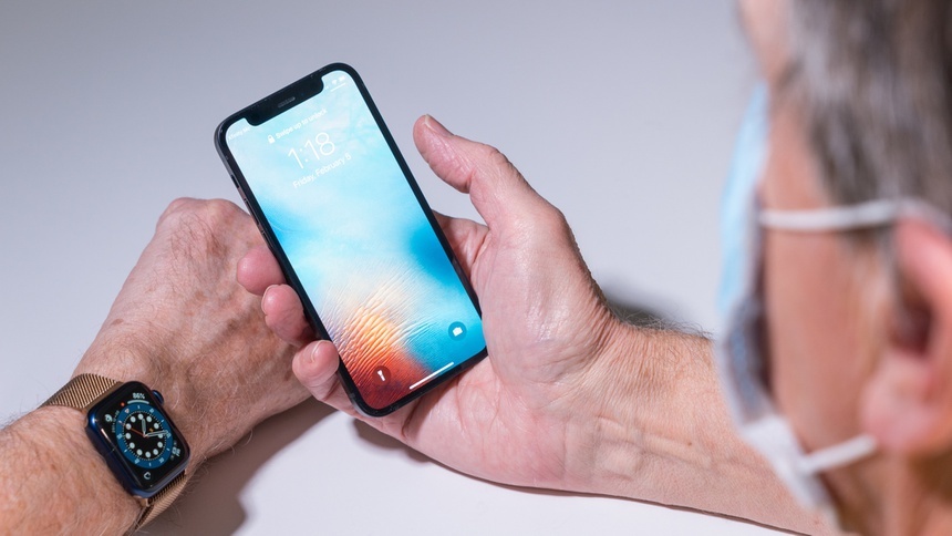 Apple xác nhận lỗi đầu tiên trên iPhone 13