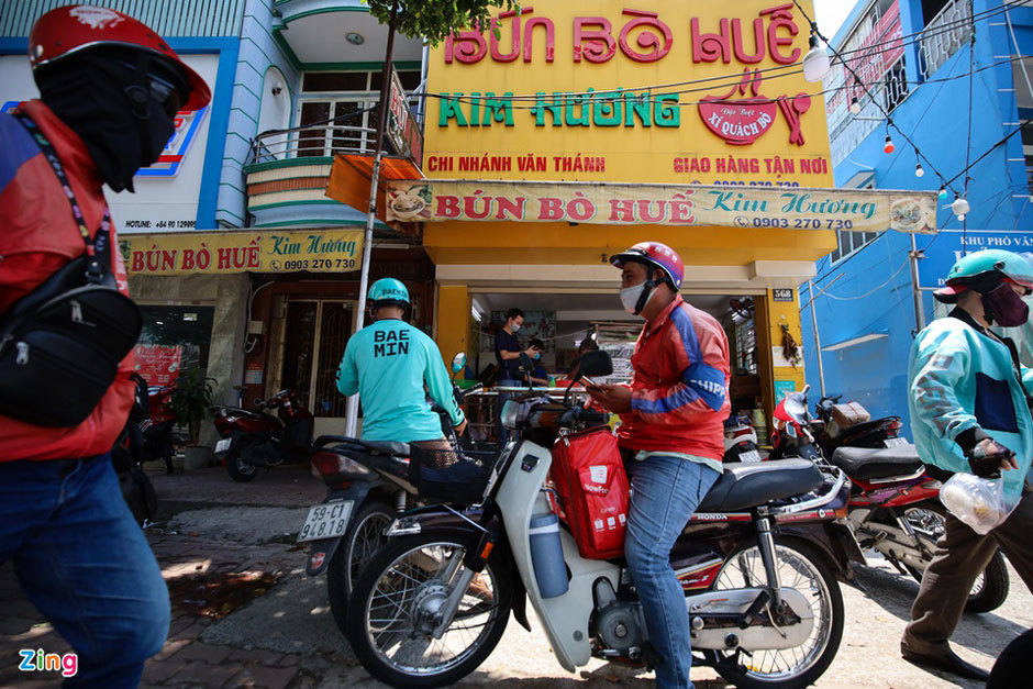 Quán bún bò ở TP.HCM bán 500 suất mang đi mỗi ngày