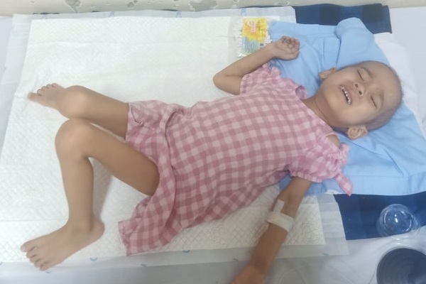 Dòng nhật ký đẫm nước mắt của người mẹ có con gái 4 tuổi mắc ung thư máu