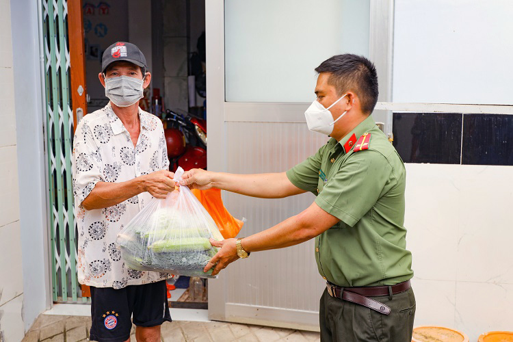 Cần Thơ hỗ trợ khẩn cấp người thiếu đói, gặp khó khăn trong dịch