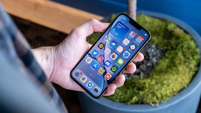 Face ID của iPhone 13 ngừng hoạt động khi người dùng tự thay màn hình