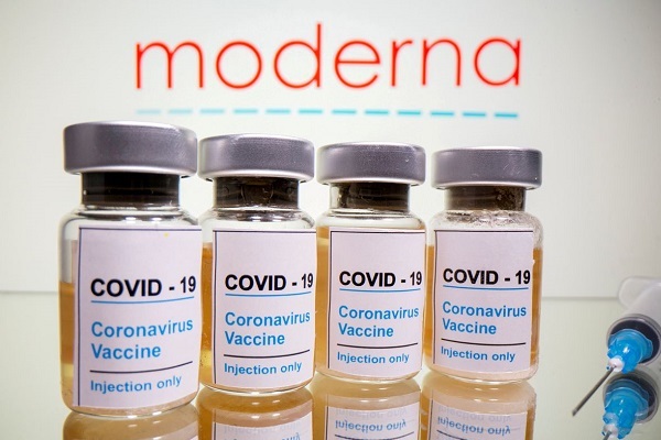 Rộ tin Mỹ tính duyệt Moderna tiêm mũi ba, Youtube xóa video bài vắc xin