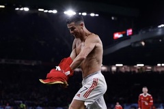 Rio Ferdinand tiết lộ tin nhắn độc của Ronaldo sau chiến thắng