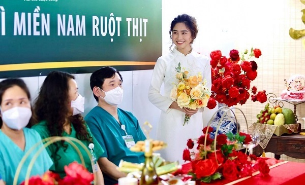 A special virtual wedding of a hospital orderly from COVID-19 hotspot