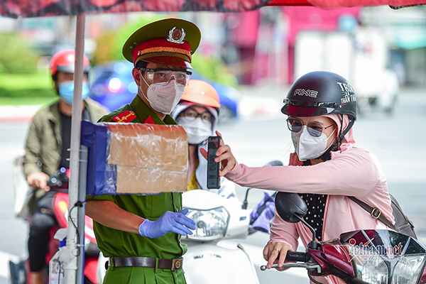 Sau 30/9 người ở TP.HCM đi xe cá nhân vẫn không được tự do ra tỉnh ngoài