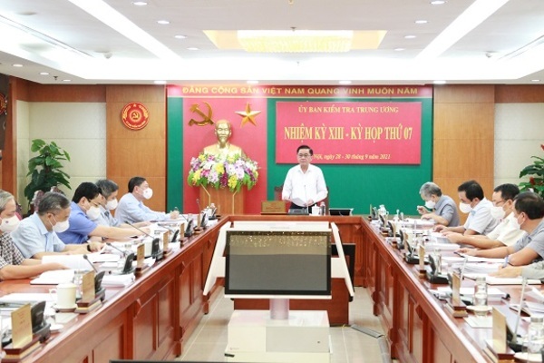 Cảnh cáo Trung tướng Nguyễn Quang Đạm, cách chức trong Đảng Phó Tư lệnh Cảnh sát biển
