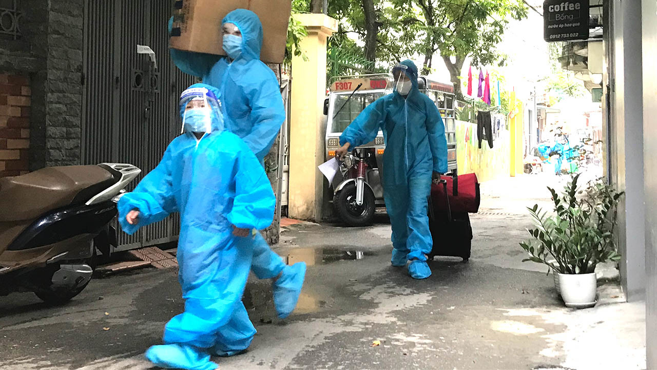 Cuộc gọi thót tim ở ngõ có nghìn người phải rời nhà trong đêm