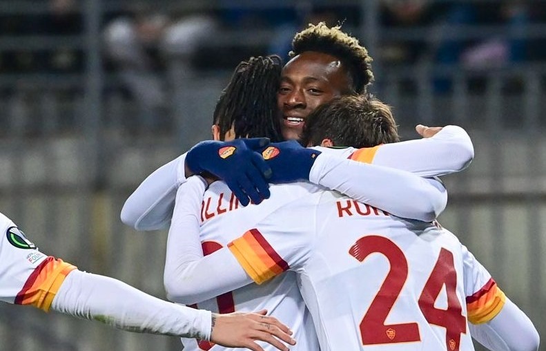 Kết quả bóng đá hôm nay 1/10: HLV Mourinho thắng to cùng Roma