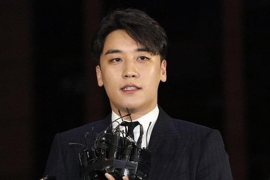 Vướng bê bối, Seungri Big Bang bị hoãn xuất ngũ