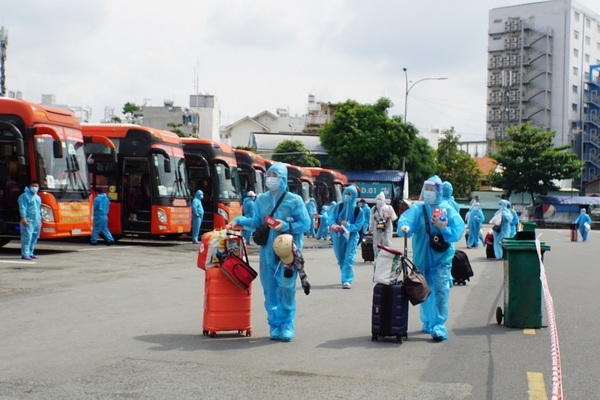 Chốt ba phương án đón người từ các tỉnh trở lại TP.HCM làm việc