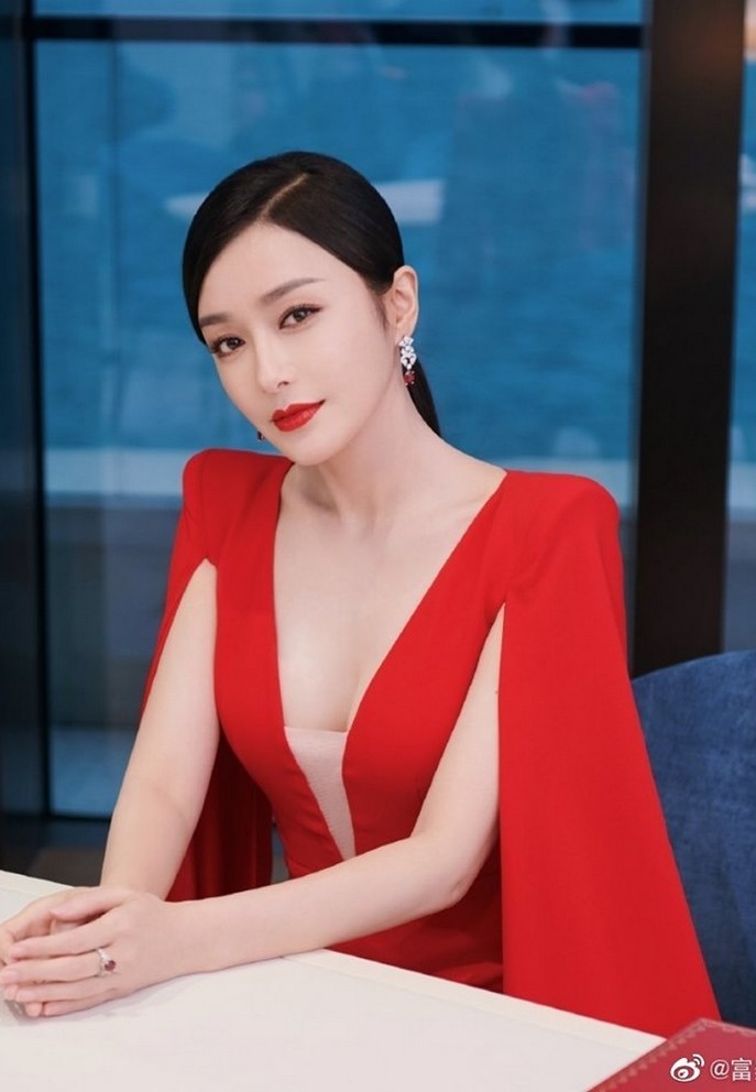 Tần Lam 'Diên Hy Công Lược' tuổi 42: Xinh đẹp, giàu có nhưng vẫn cô đơn