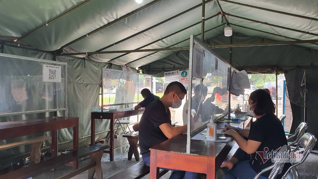 Phát hiện ca Covid-19 cộng đồng, Thái Nguyên họp khẩn trong đêm