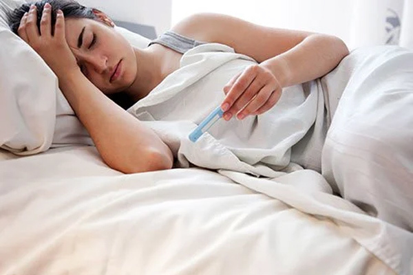 Phân biệt sốt do Covid-19 và sốt xuất huyết