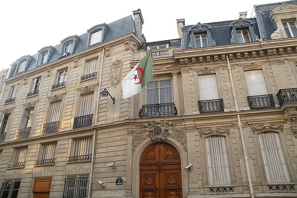 Algeria triệu hồi đại sứ ở Pháp về nước