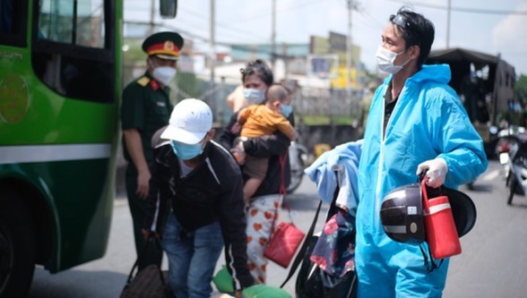 Workers invited to stay in HCMC for economic recovery