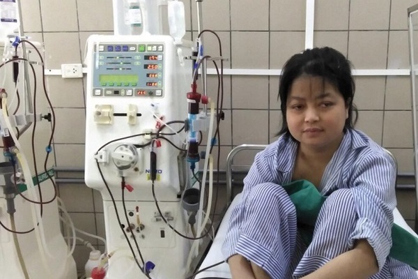 Em Nguyễn Thị Trang mắc 5 bệnh hiểm nghèo được bạn đọc giúp đỡ