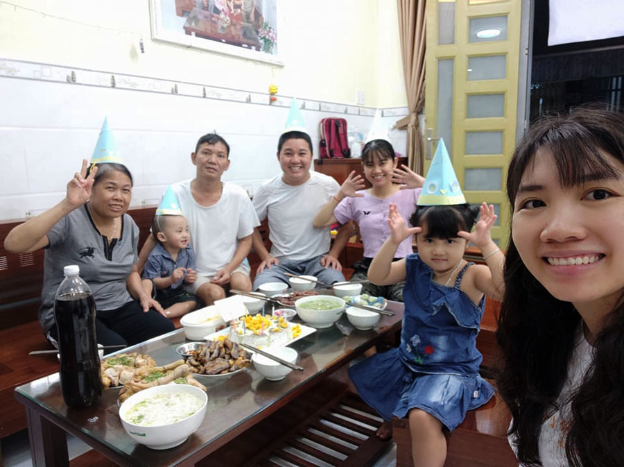 Tờ giấy đặc biệt trong 4 căn phòng của gia đình 7 người mắc Covid-19