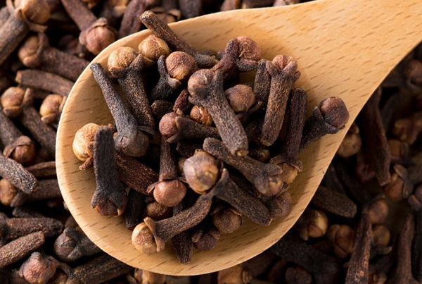 Đẩy lùi tình trạng hôi miệng nhờ thảo dược