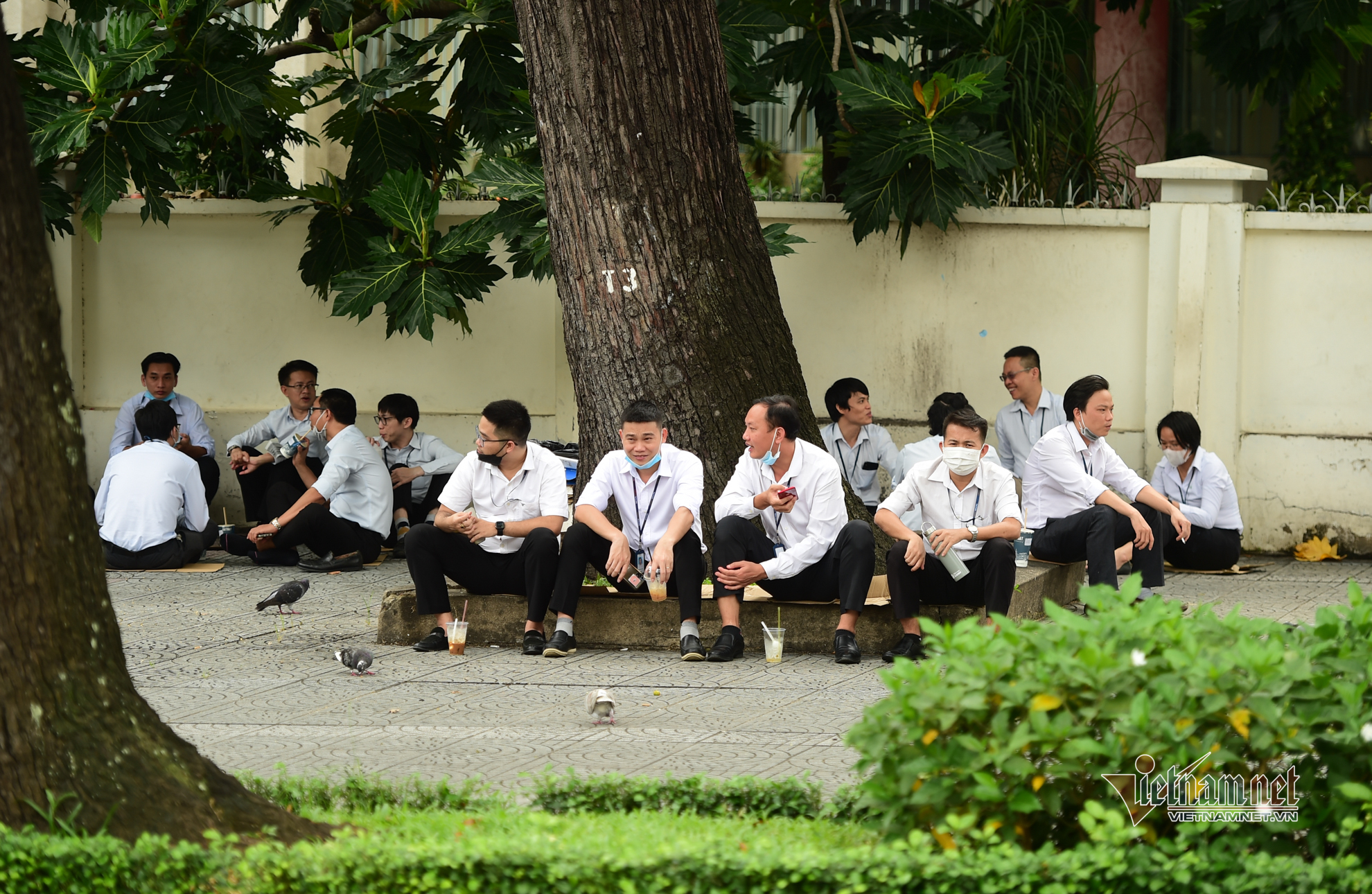 TP.HCM nhộn nhịp ngày đầu tuần 'bình thường mới'