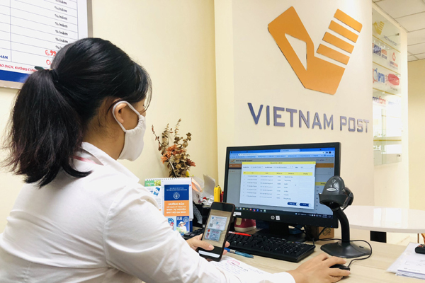 Gia hạn thẻ BHYT trực tuyến, chỉ 3 phút qua Vietnam Post