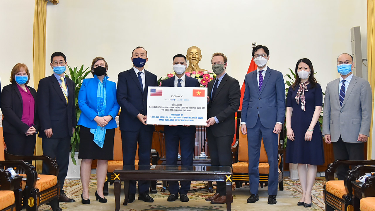 Việt Nam tiếp nhận thêm 1,5 triệu liều vắc xin Pfizer do Mỹ viện trợ