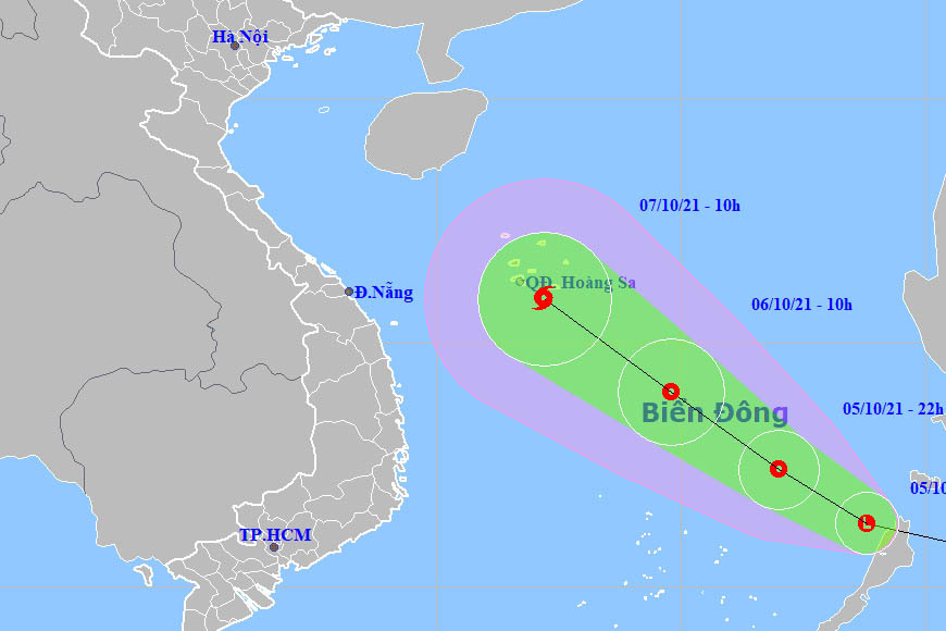 Áp thấp vào Biển Đông, sắp mạnh thành bão, miền Trung mưa to